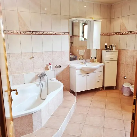 Naaz Hotel